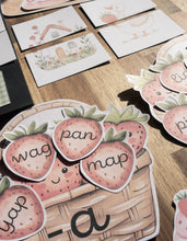 Load image into Gallery viewer, STRAWBERRY PATCH MORNING BASKET