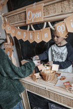 Load image into Gallery viewer, PIE STAND DRAMATIC PLAY SET