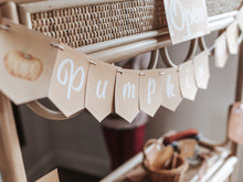 Load image into Gallery viewer, PIE STAND DRAMATIC PLAY SET