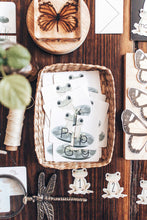 Load image into Gallery viewer, POND LIFE MORNING BASKET
